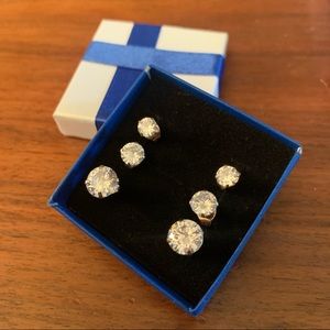 NWOT Stud Earring Set
